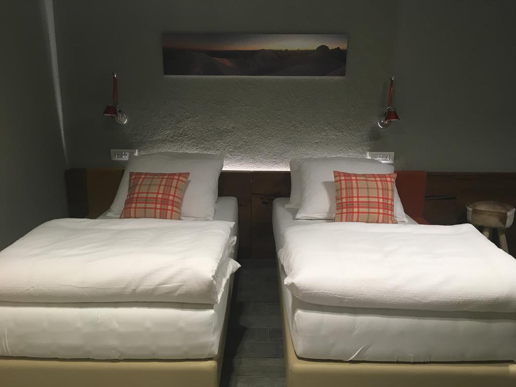 4478 Mountain Lodge Valtournenche Zimmer foto