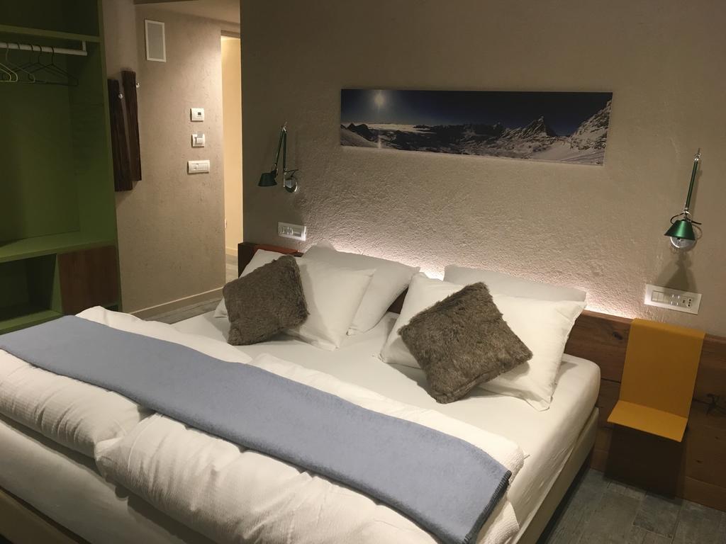 4478 Mountain Lodge Valtournenche Zimmer foto